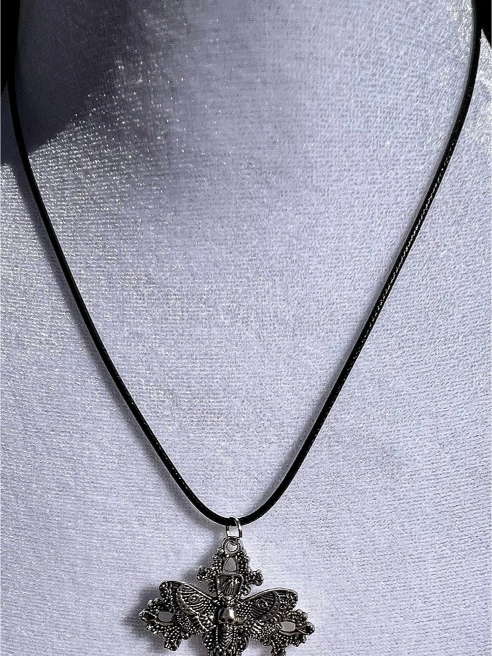 Ornate Cross Pendant Necklace in Black Like New. 18